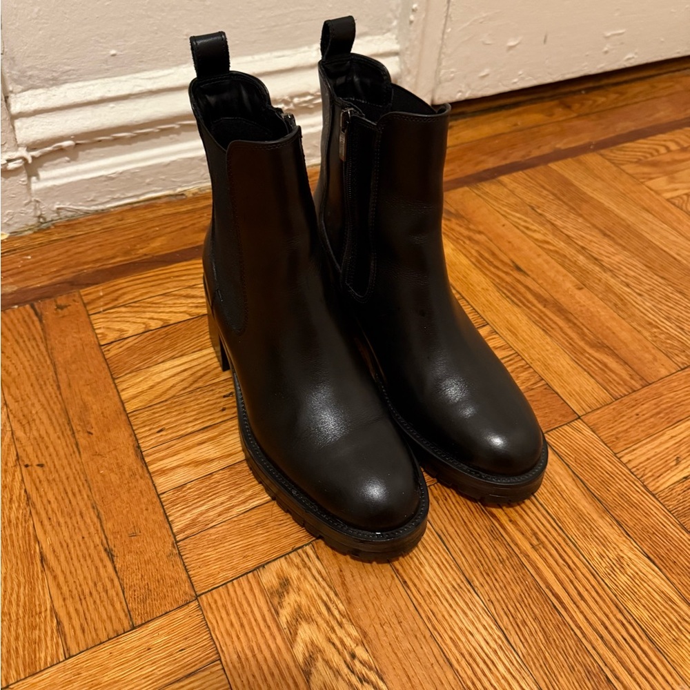 La Canadienne Black Chelsea Boots Size 9